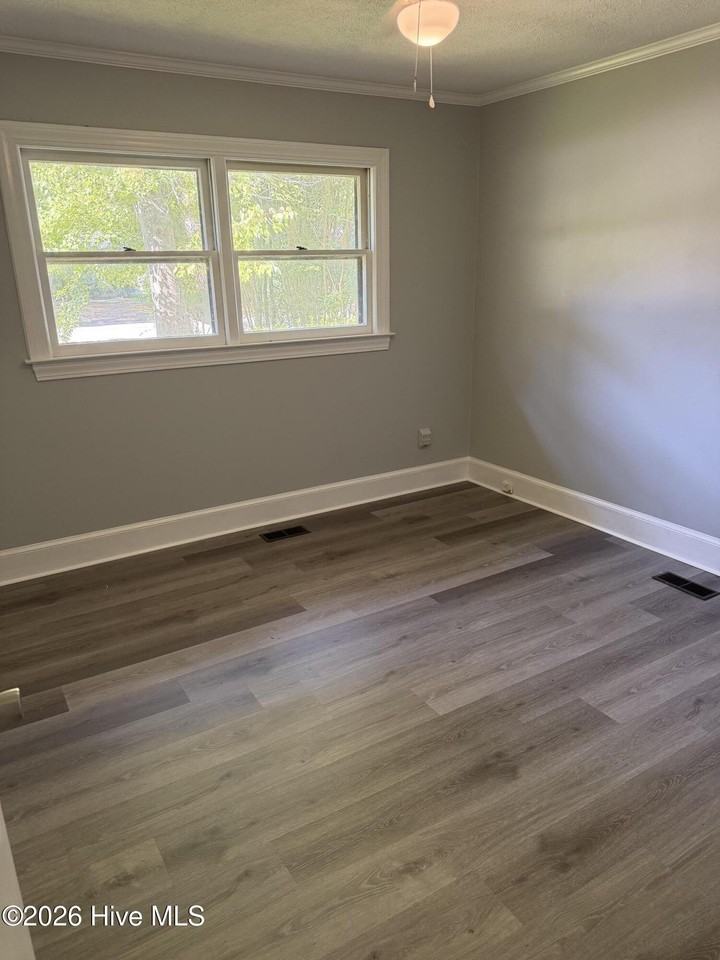 305 Crestline Blvd - Photo 7 of 11