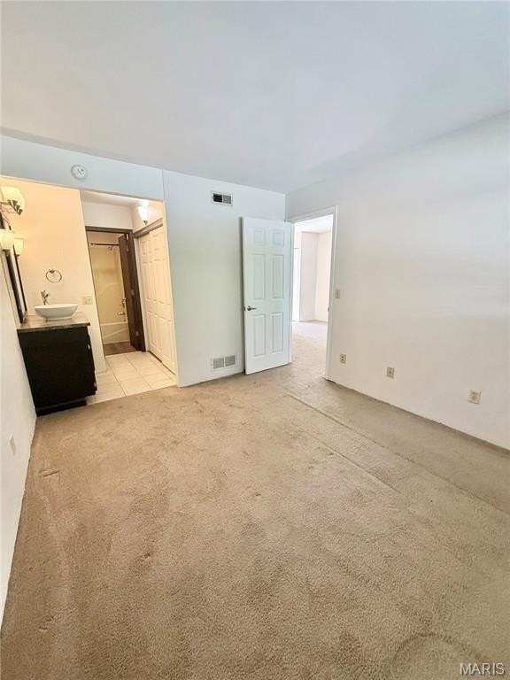 66 Peachtree Ln - Photo 5 of 13