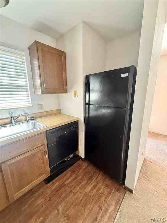 66 Peachtree Ln - Photo 7 of 13