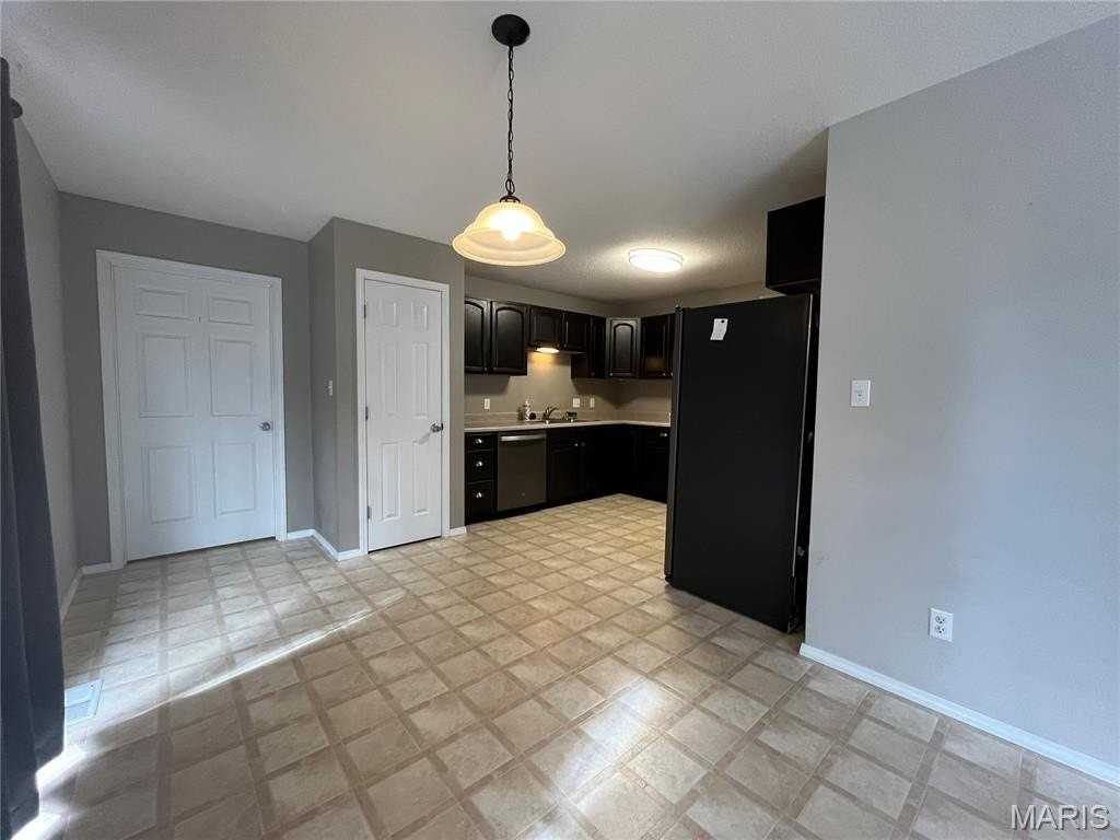 937 Benjamin Dr - Photo 7 of 38
