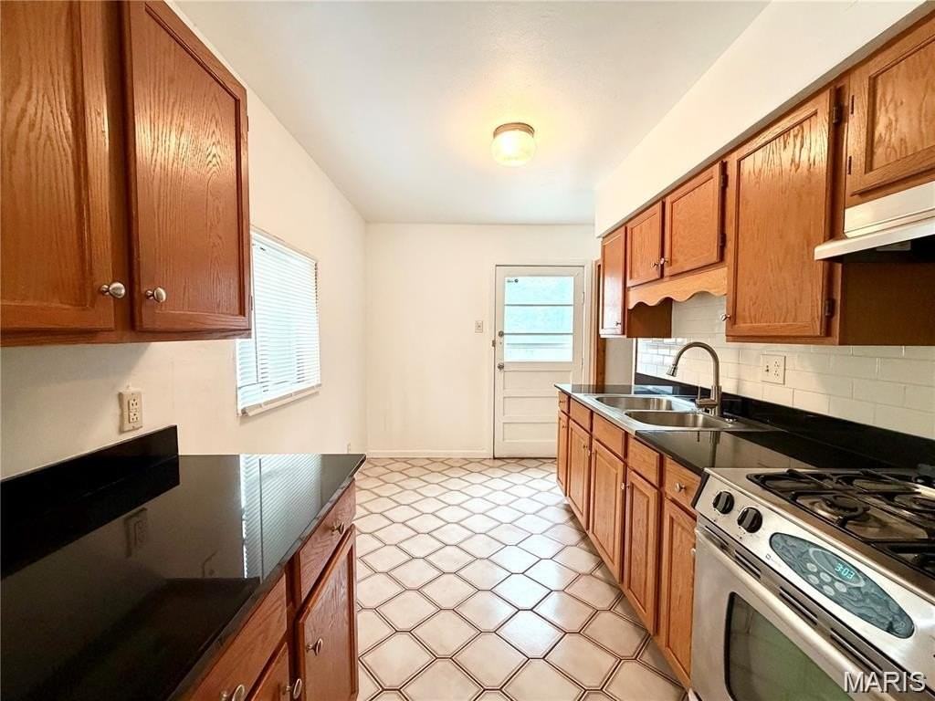7912 Fleta St - Photo 4 of 12