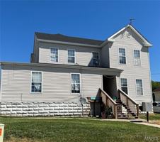 featured image of 215 E Cherry St #3