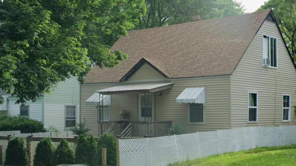 1518 N Brookfield St - Photo 2 of 5
