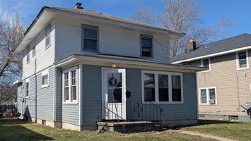 featured image of 1917 Marine St