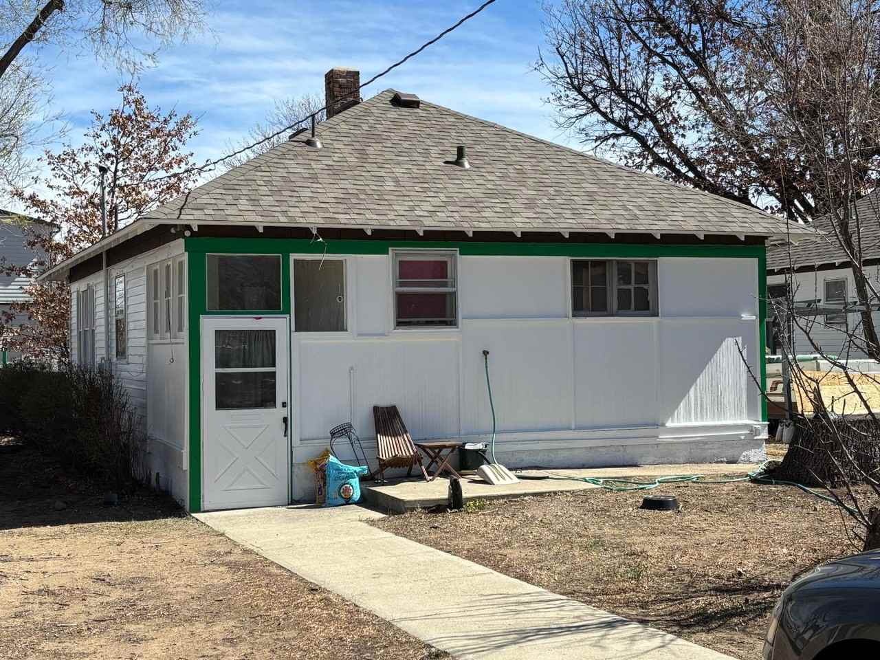 945 Coffman St - Photo 4 of 17