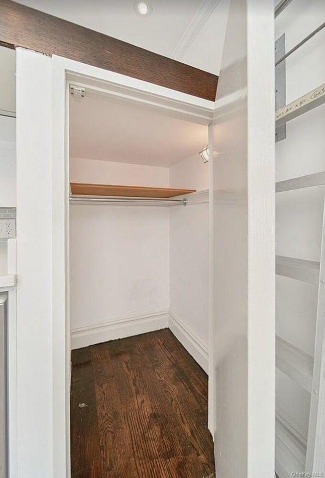 102 Greenwich Ave #10 - Photo 4 of 8
