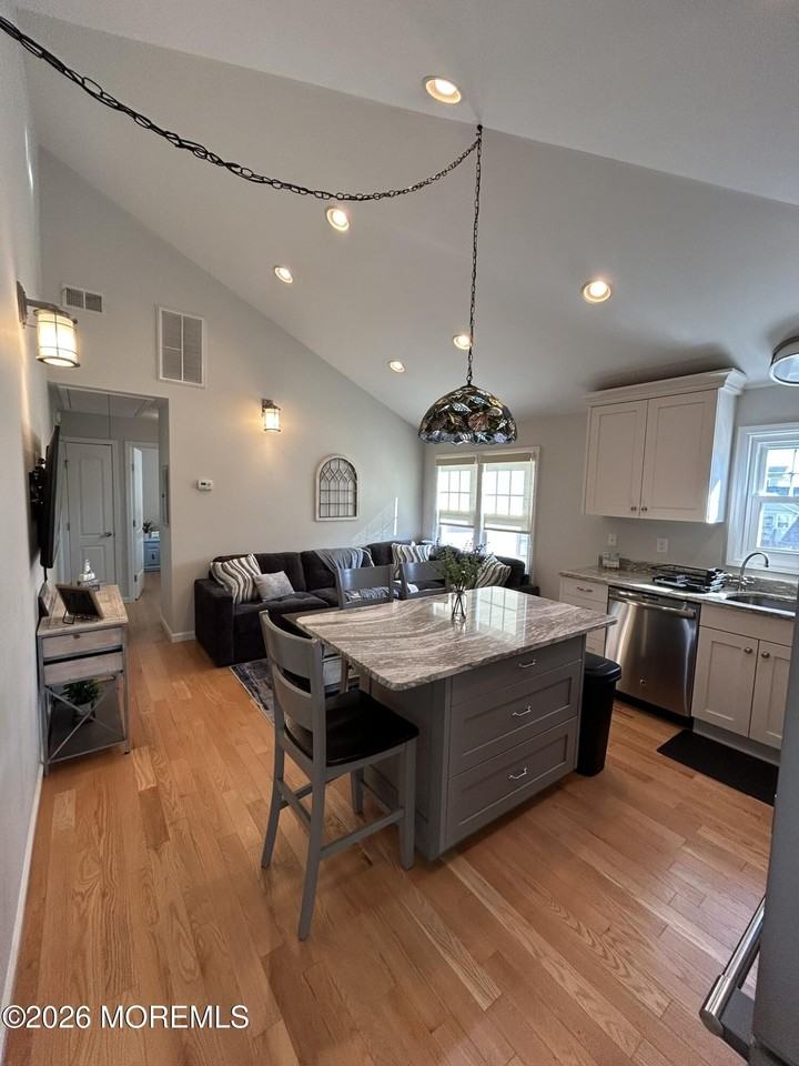 224 Randall Ave #7 - Photo 6 of 23
