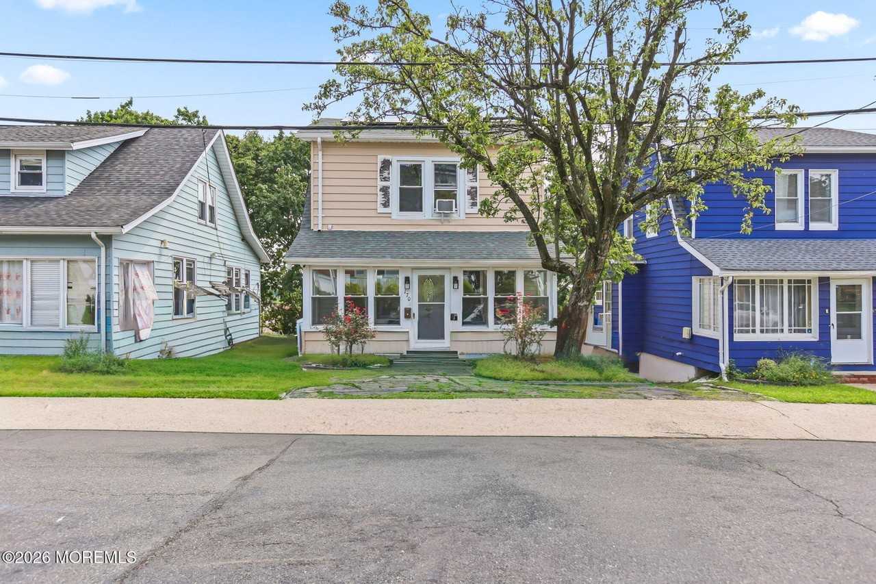 170 Hillside Ter - Photo 2 of 34
