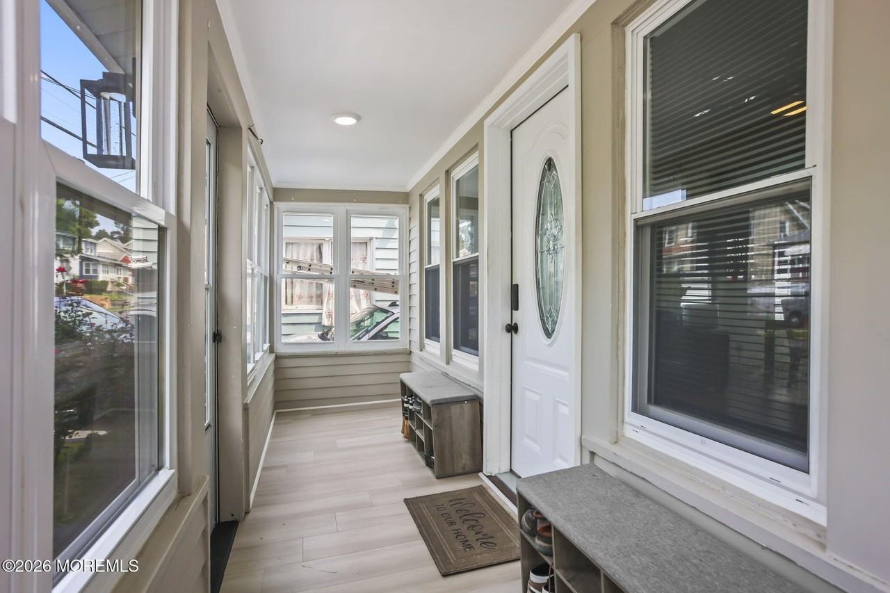 170 Hillside Ter - Photo 5 of 34
