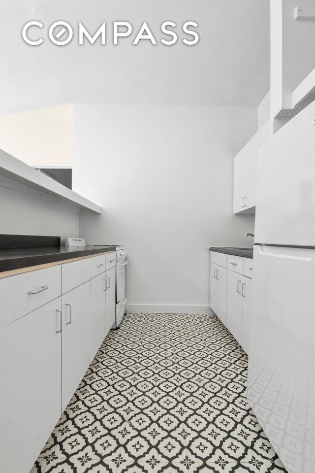 119 Montague St #3 - Photo 6 of 8