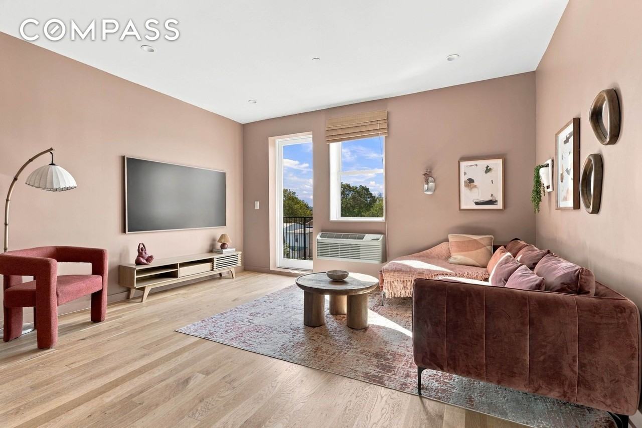 44 Euclid Ave #4B - Photo 4 of 18