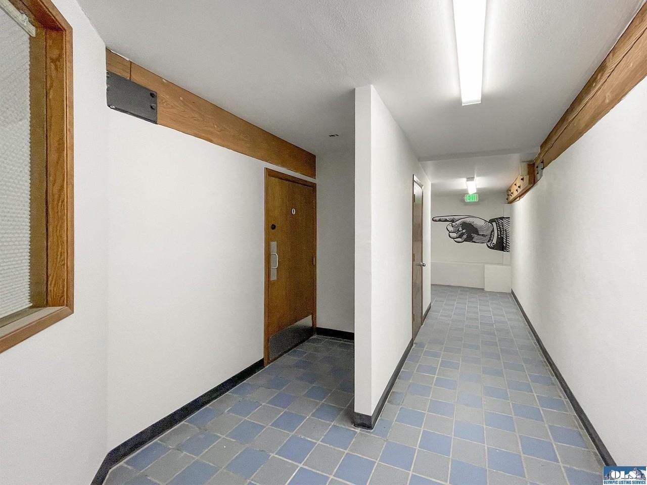 222 N Lincoln St - Photo 5 of 26