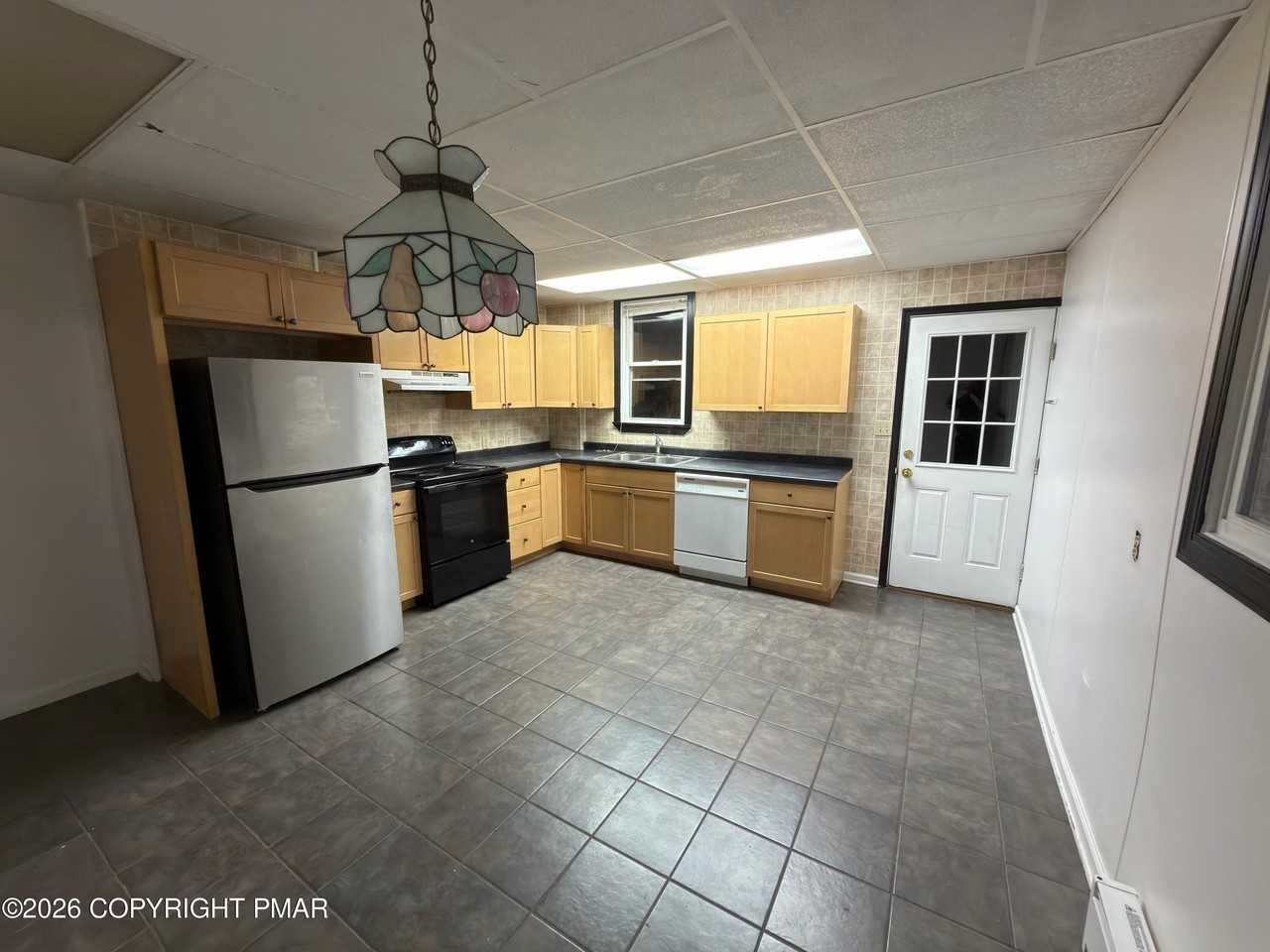 360 Tioga Ave - Photo 4 of 17
