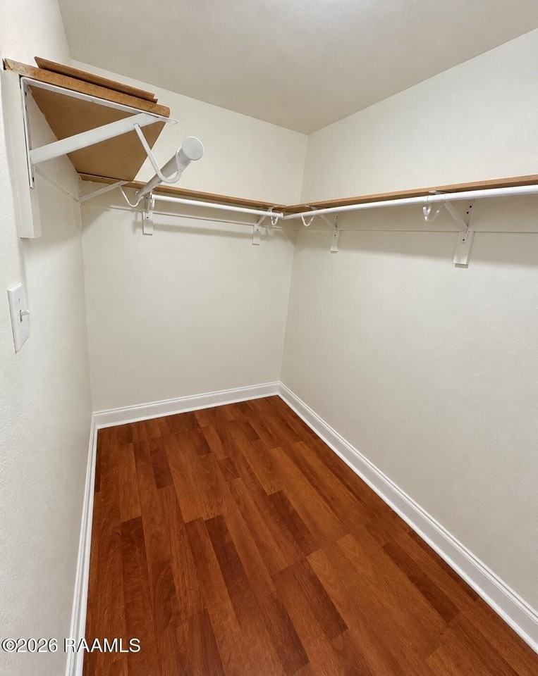 714 S Orange St - Photo 6 of 9