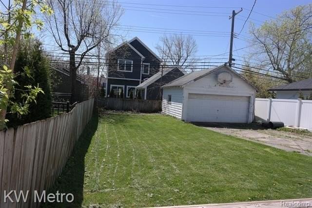 16237 Kirkshire Ave - Photo 7 of 22