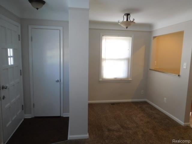 2033 Symes St - Photo 2 of 25