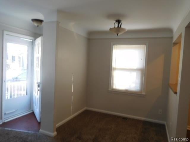 2033 Symes St - Photo 3 of 25