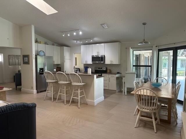 1420 Chapparel Way - Photo 7 of 25