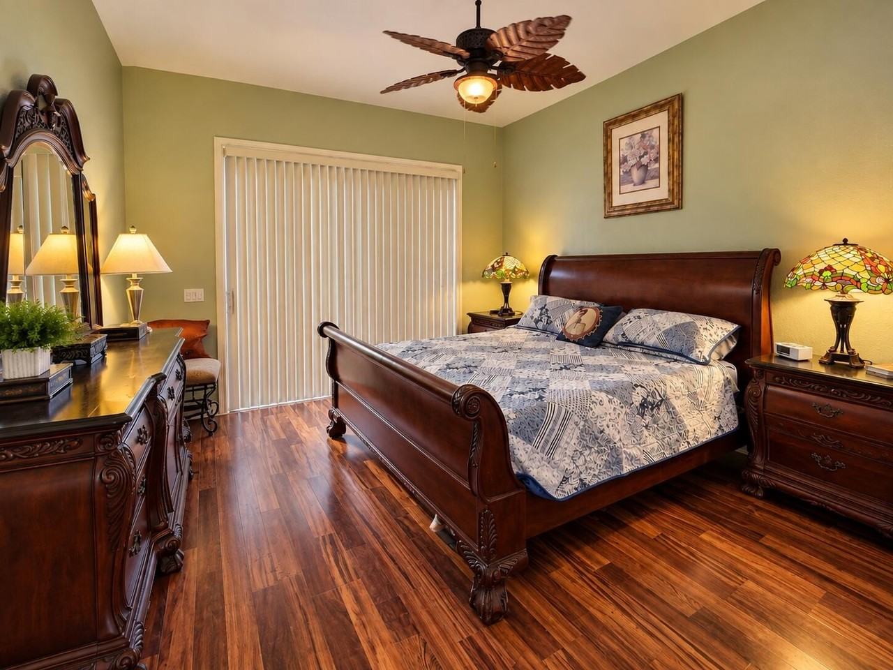 957 Greensward Ln - Photo 6 of 9