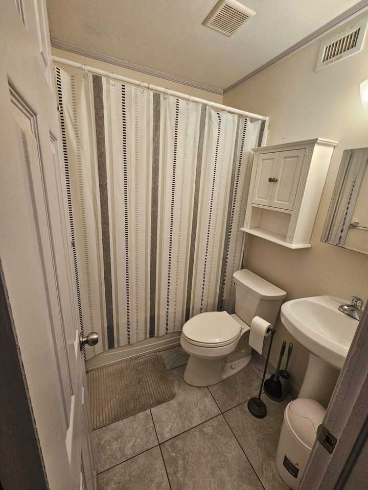 438 N 7th St #B - Photo 4 of 7