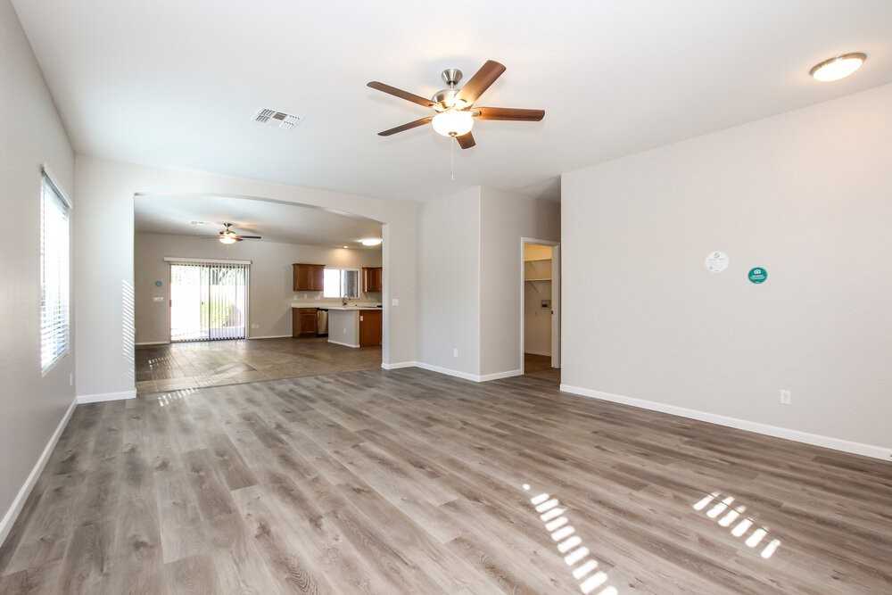 17772 W Caribbean Ln - Photo 4 of 16