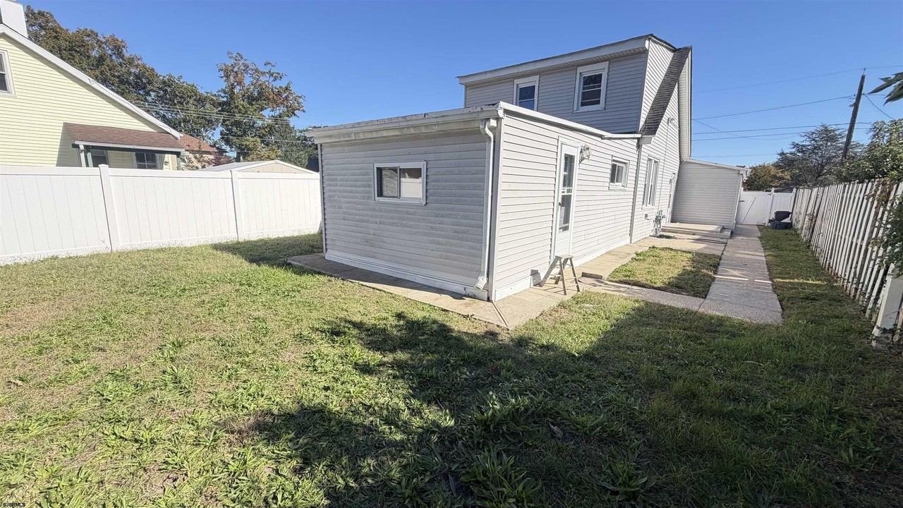 909 Fuae Ave - Photo 4 of 16