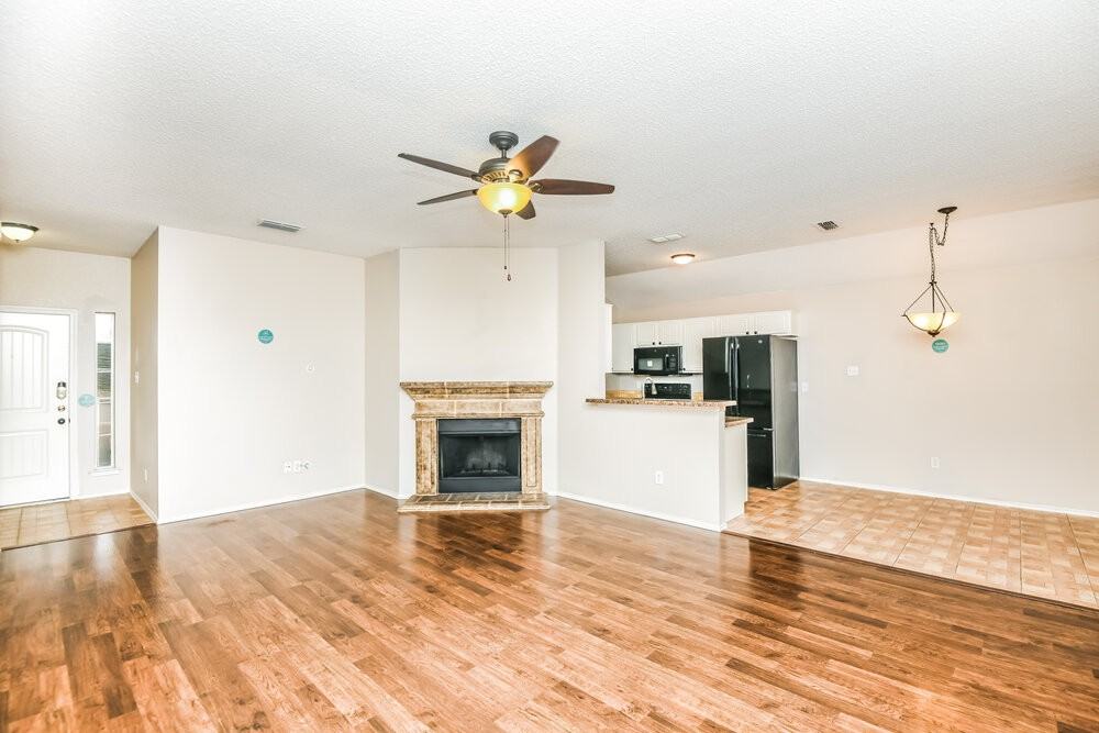 2745 Cochran Way - Photo 4 of 16