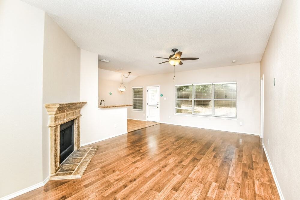 2745 Cochran Way - Photo 5 of 16