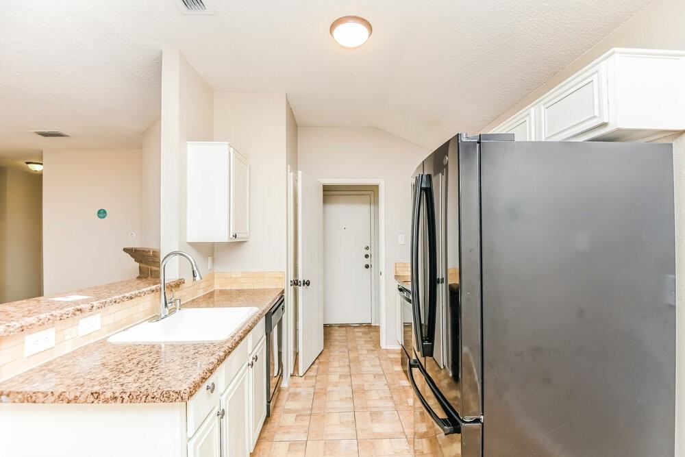 2745 Cochran Way - Photo 7 of 16