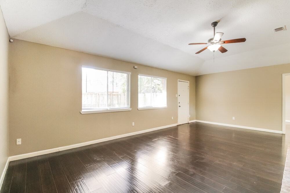 24115 Tayloe House Ln - Photo 5 of 14