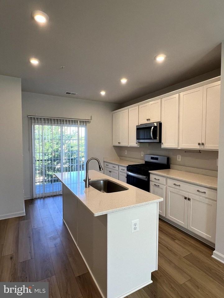 8296 Knight Station Way - Photo 2 of 33