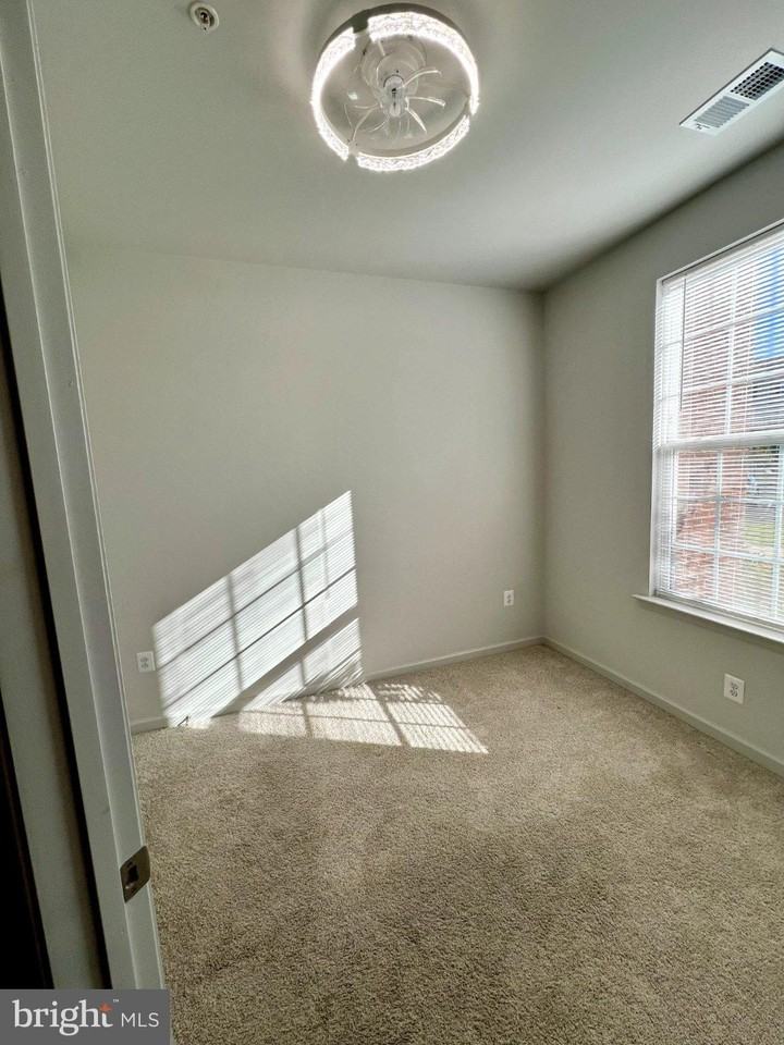 8296 Knight Station Way - Photo 3 of 33