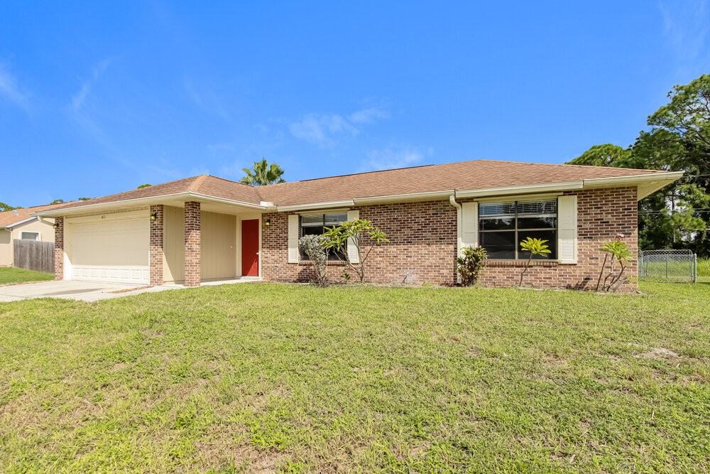 411 Vin Rose Cir Se - Photo 3 of 16