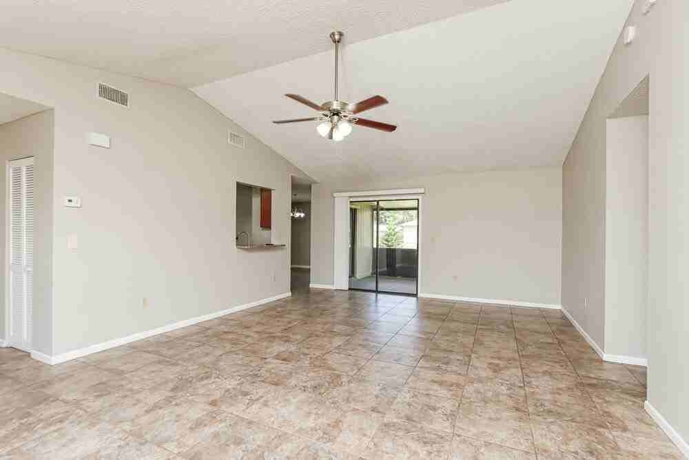 411 Vin Rose Cir Se - Photo 4 of 16