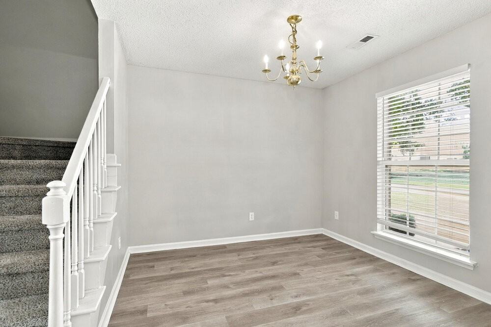 2954 Hawick Commons Dr - Photo 7 of 17