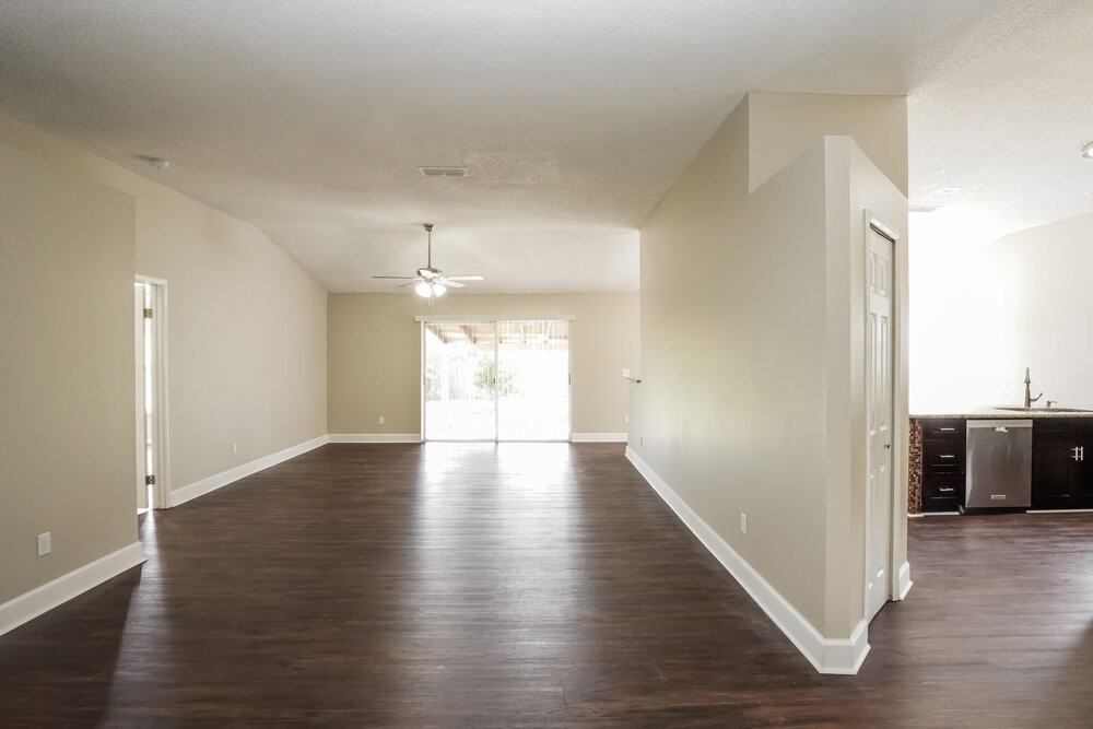 5592 Garden Grove Cir - Photo 3 of 16