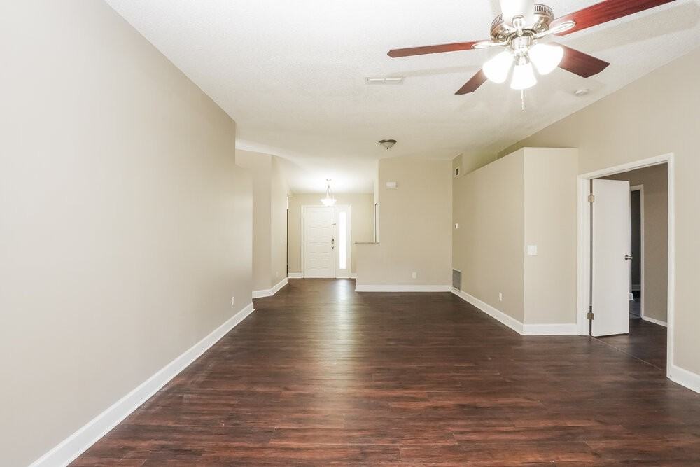 5592 Garden Grove Cir - Photo 4 of 16