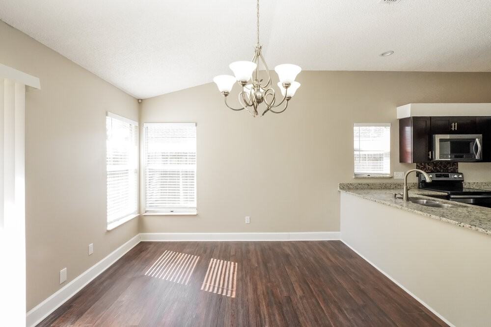 5592 Garden Grove Cir - Photo 5 of 16