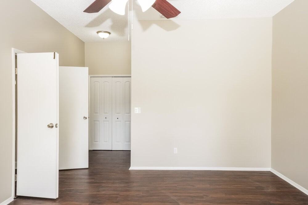 5592 Garden Grove Cir - Photo 7 of 16