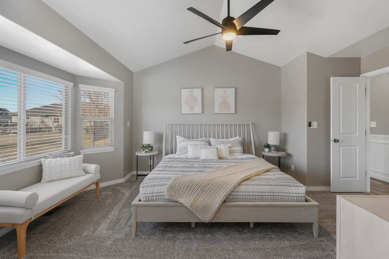 956 S 1525 W #1638271P - Photo 5 of 27