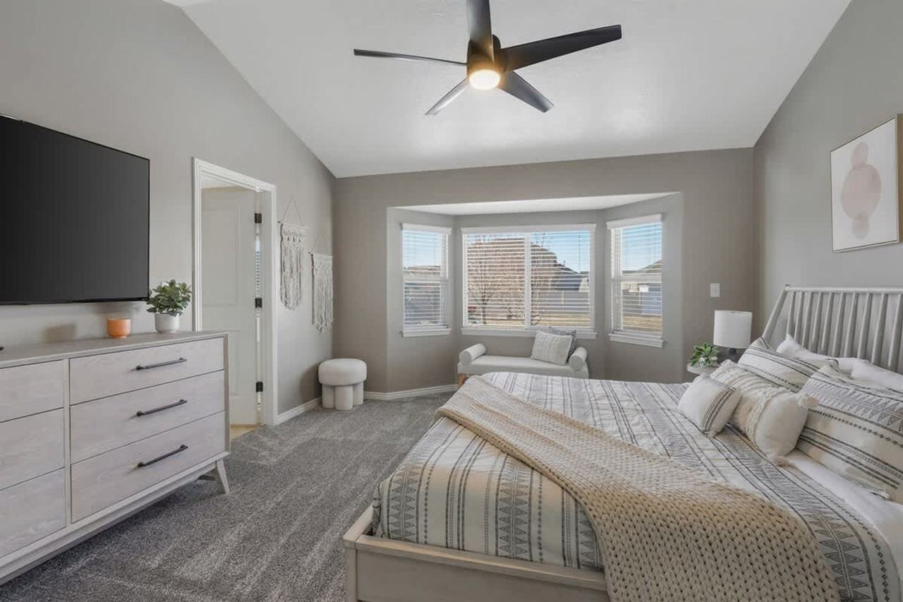 956 S 1525 W #1638271P - Photo 6 of 27