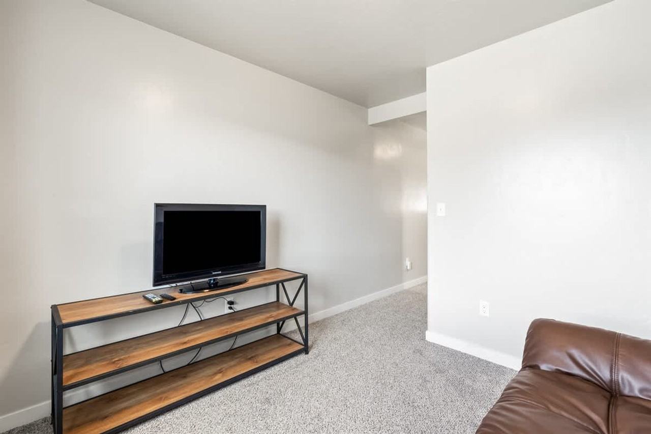 262 N Falling Water Ave #1642425P - Photo 6 of 46