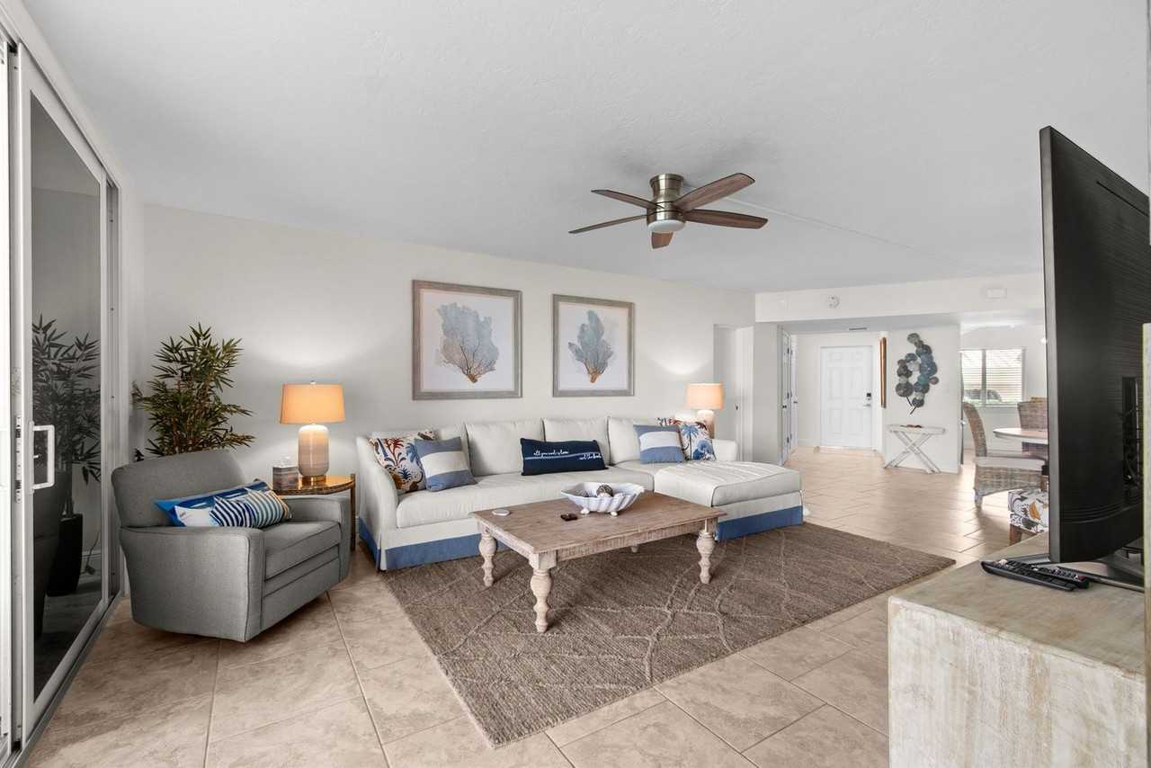 4825 Gulf Of Mexico Dr #1648144P - Photo 5 of 28