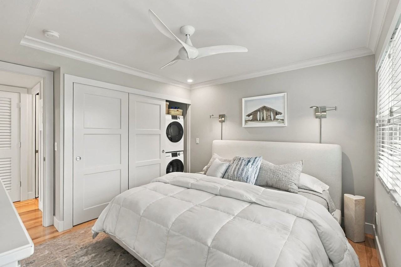 261 8th Ave S #1648327P - Photo 6 of 23