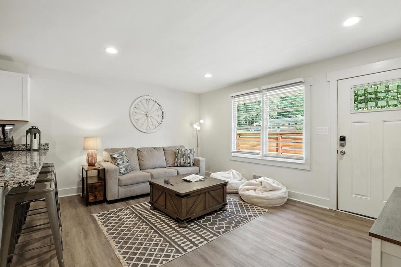 170 Sherwood Dr #1586505P - Photo 4 of 50