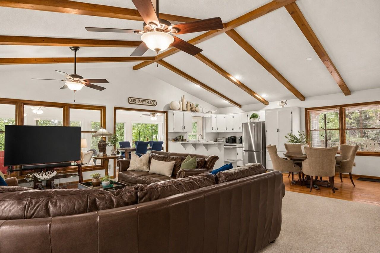 723 Shorewood Cir #1629474P - Photo 4 of 50