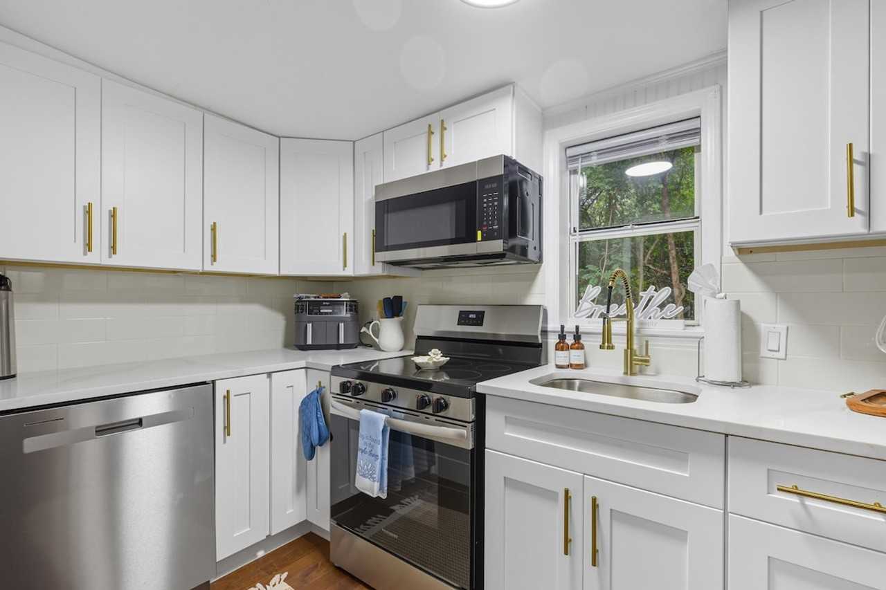 250 Indale Ave #1586514P - Photo 4 of 49