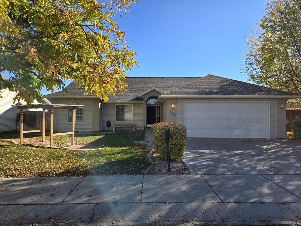 256 Cedar Park Cir - Photo 2 of 47