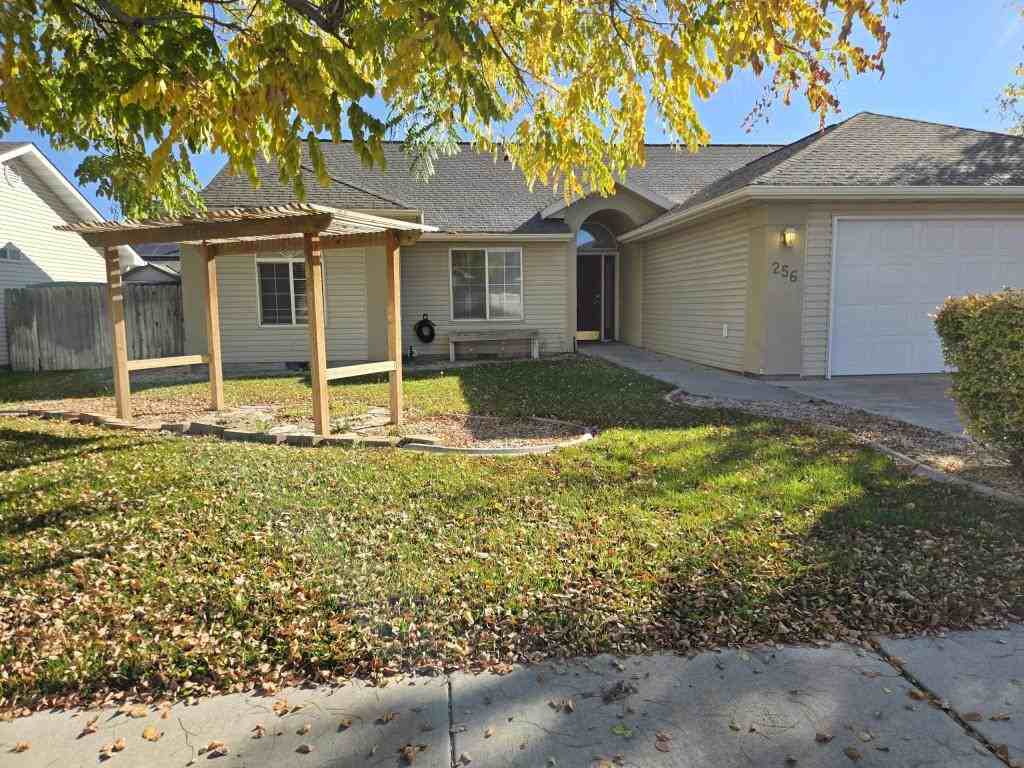 256 Cedar Park Cir - Photo 3 of 47