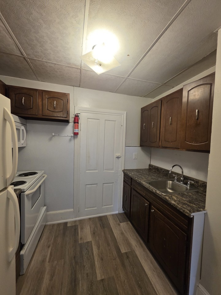 71 South Main Street - Photo 4 of 12